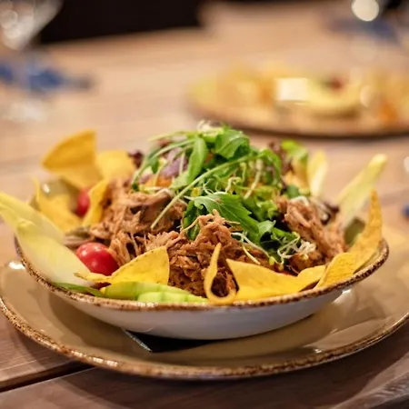 Goldener Hirsch 酒店 *