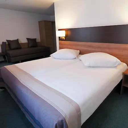 Goldener Hirsch Hotel