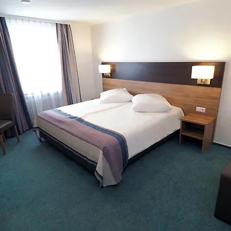 Goldener Hirsch Hotel